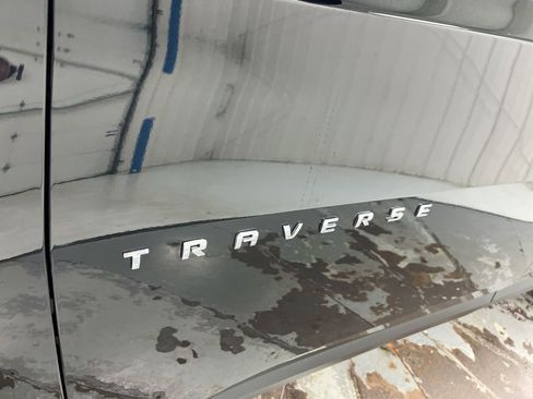 Used 2023 Chevrolet Traverse LS FWD image 26