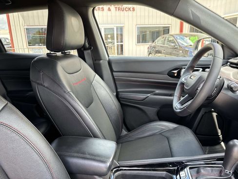 Used 2025 Jeep Compass Trailhawk image 10