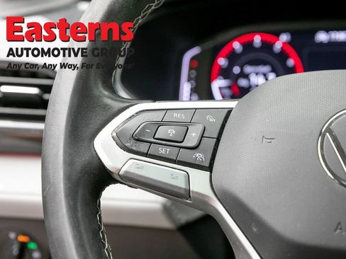 Used 2023 Volkswagen Taos SEL AWD/4WD image 15