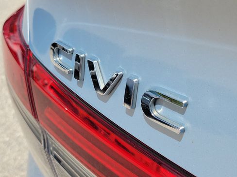 Used 2022 Honda Civic EX image 8