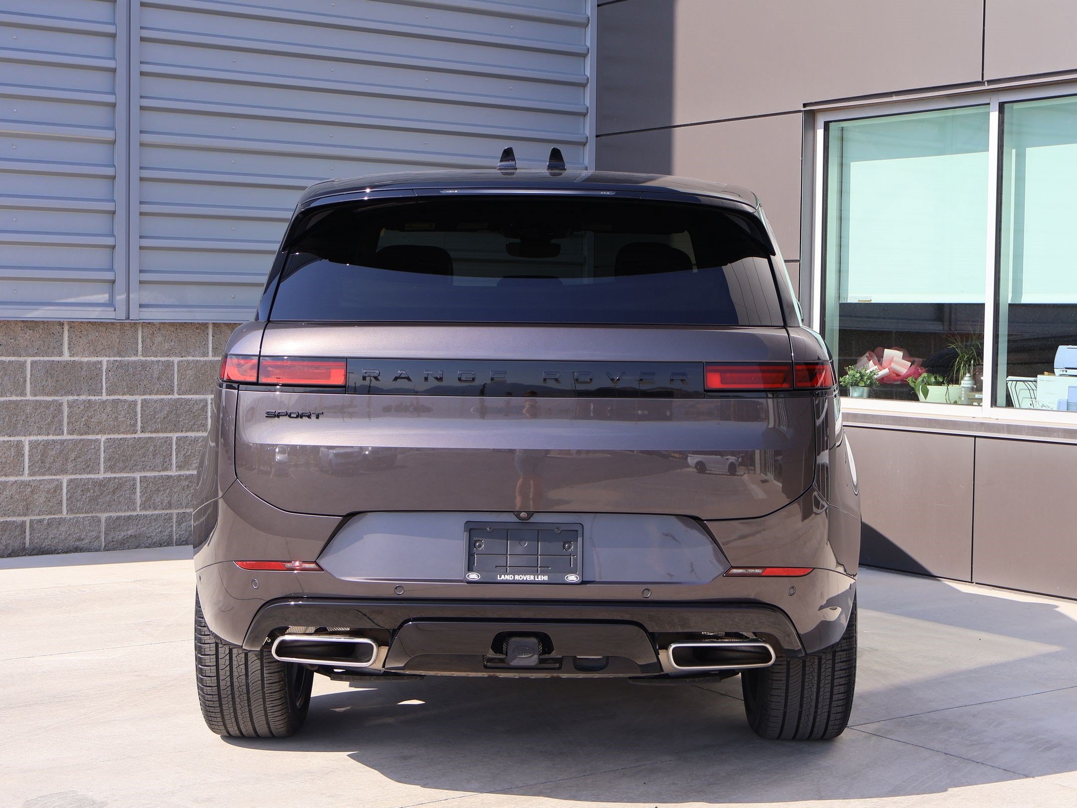 Used 2025 Land Rover Range Rover Sport Dynamic SE AWD/4WD image 9