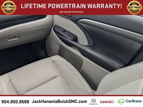 Used 2018 Toyota Highlander FWD V6 image 16