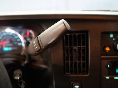 Used 2022 Chevrolet Express 2500 w/ Driver Convenience Package RWD image 17