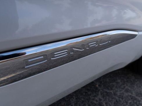 Used 2022 GMC Acadia Denali w/ Denali Ultimate Package image 45