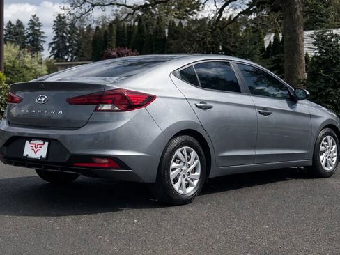 Used 2019 Hyundai Elantra SE image 4