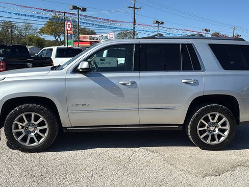 Used 2020 GMC Yukon Denali image 2