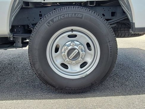 Used 2024 Ford F250 XL w/ FX4 Off-Road Package AWD/4WD image 29