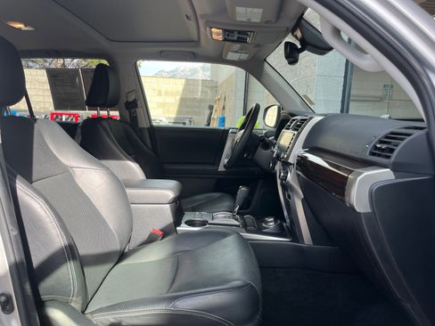 Used 2022 Toyota 4Runner Limited AWD/4WD image 27