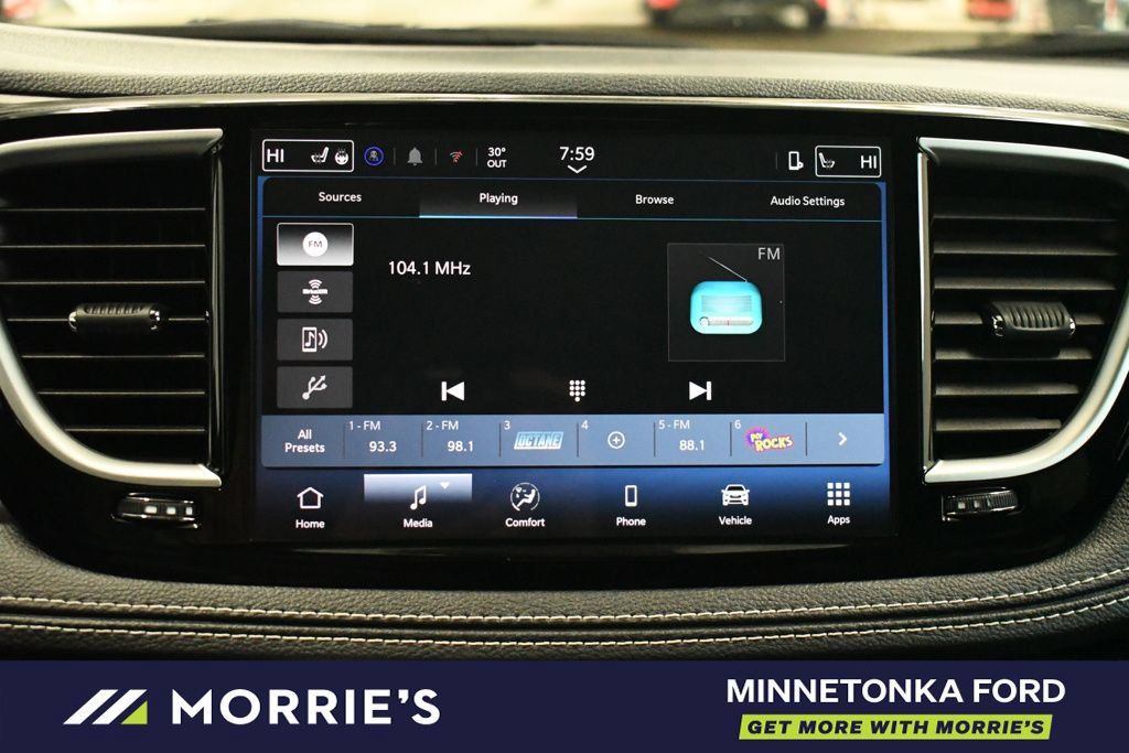 Used 2026 Chrysler Pacifica Select w/ S Appearance Package FWD image 34