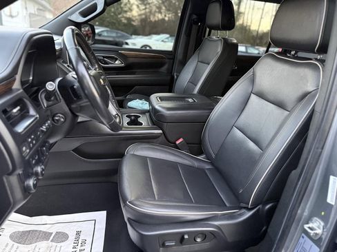 Used 2022 Chevrolet Suburban Premier w/ Premium Package image 26