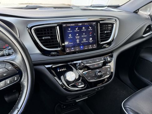 Used 2020 Ford Escape SEL image 25