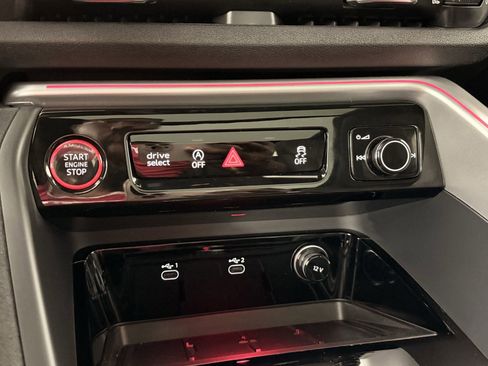 Used 2025 Audi Q5 Premium Plus w/ Premium Plus image 17