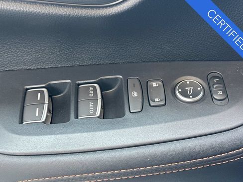 Certified 2025 Honda HR-V Sport image 12