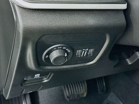 Certified 2023 Jeep Grand Cherokee Laredo AWD/4WD image 17