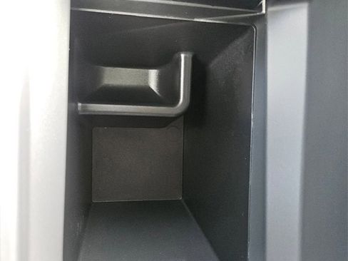 Used 2023 Nissan Rogue S image 28