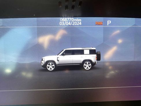 Used 2020 Land Rover Defender 110 First Edition image 8