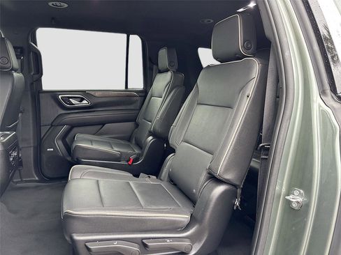 Used 2023 Chevrolet Suburban Premier image 24