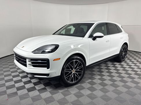Certified 2026 Porsche Cayenne AWD/4WD image 1