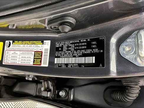 Used 2025 Toyota Highlander LE FWD image 16