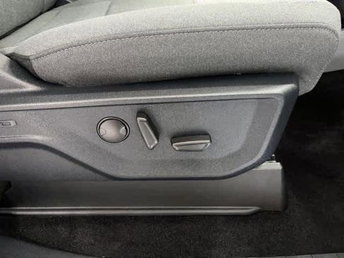 Used 2022 Ford F150 XLT w/ Equipment Group 302A High image 40