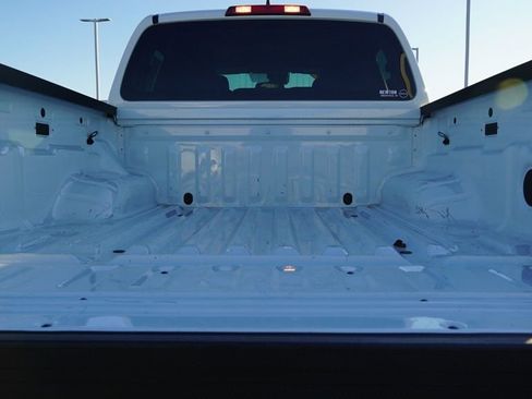 Used 2024 Nissan Frontier SV w/ Technology Package image 43