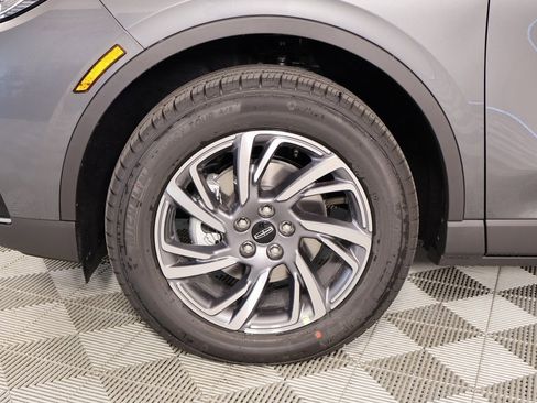 New 2026 Lincoln Corsair Premiere image 18