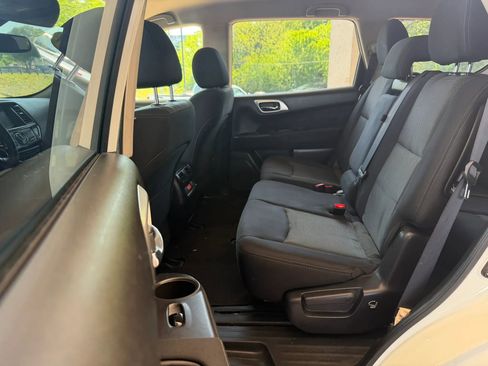 Used 2017 Nissan Pathfinder SV FWD image 22