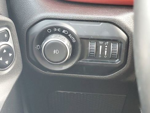Used 2020 Jeep Wrangler Unlimited Rubicon w/ Uconnect 4C Nav & Sound Group AWD/4WD image 19