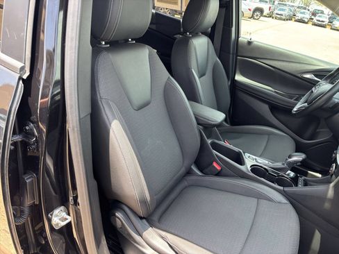 Used 2025 Buick Encore GX Preferred AWD/4WD image 34
