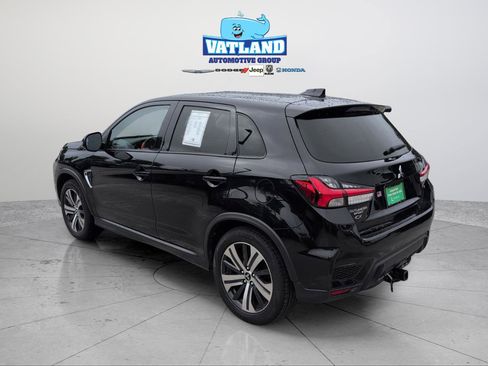 Used 2021 Mitsubishi Outlander Sport SE image 3