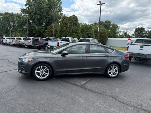 Used 2018 Ford Fusion SE w/ Fusion SE Technology Package FWD image 7