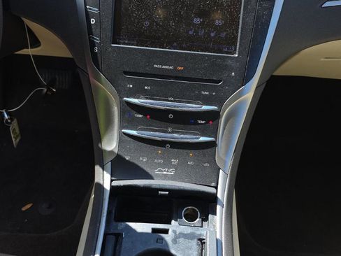 Used 2013 Lincoln MKZ AWD image 10