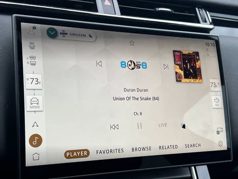 Used 2025 Land Rover Range Rover Velar Dynamic SE image 17