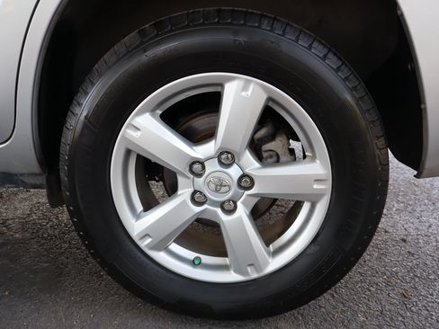 Used 2006 Toyota RAV4 4WD image 39
