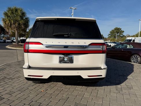 Used 2018 Lincoln Navigator Select w/ Cargo Package image 9