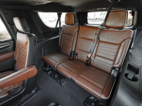 Used 2023 GMC Yukon XL Denali Ultimate image 44