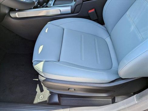New 2026 Mercedes-Benz GLB 250 image 4