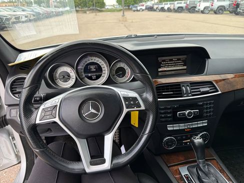 Used 2013 Mercedes-Benz C 250 Sedan image 12