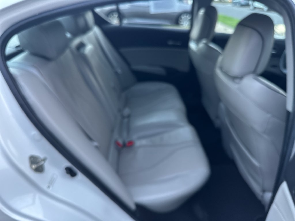 Used 2019 Acura ILX w/ Premium Package FWD image 23