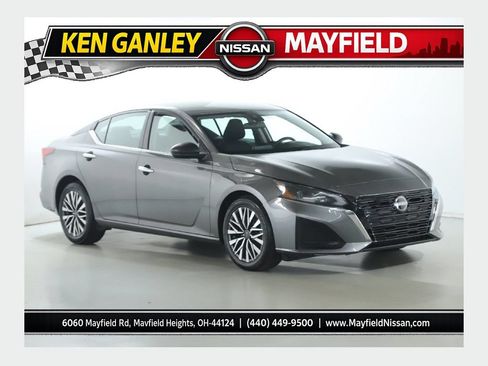 Used 2024 Nissan Altima 2.5 SV FWD image 1