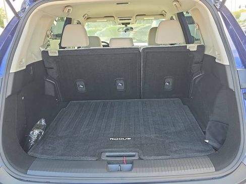 Certified 2022 Nissan Rogue SV FWD image 10