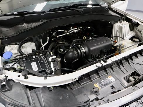 Certified 2022 Ford Explorer XLT w/ Equipment Group 202A image 13