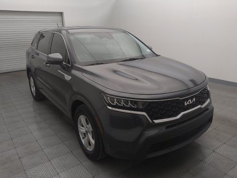 Used 2022 Kia Sorento LX FWD image 13