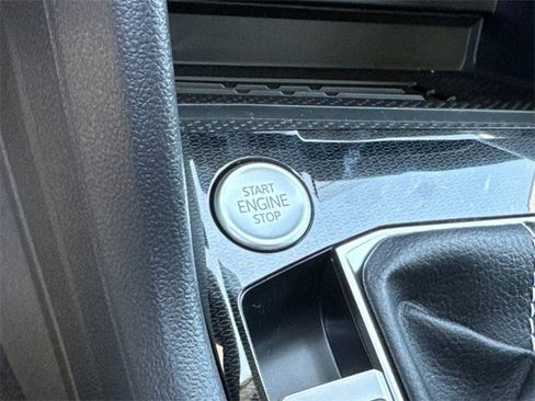 New 2025 Volkswagen Taos SE image 41