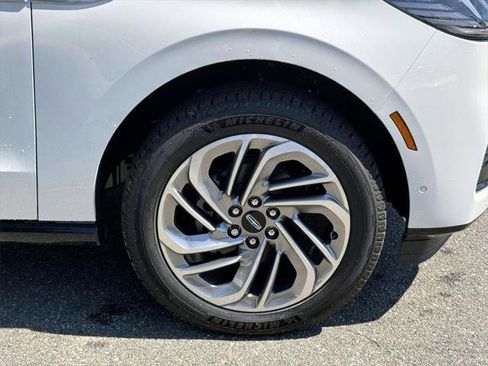 New 2025 Lincoln Navigator L Reserve image 8