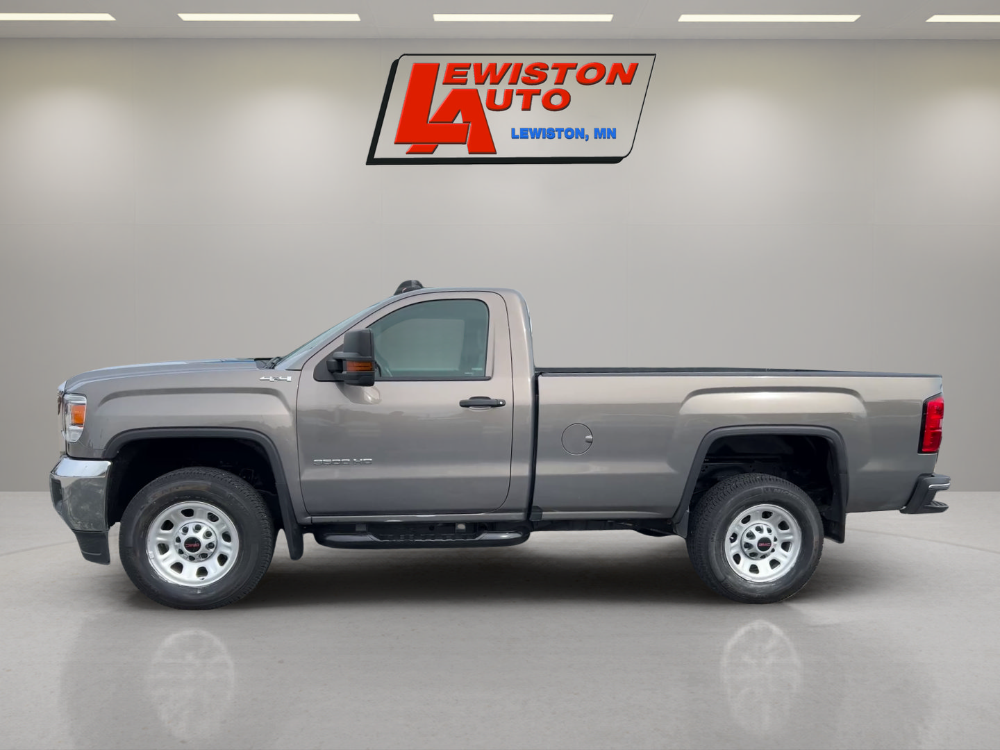 Certified 2017 GMC Sierra 3500 4x4 Regular Cab w/ Sierra Convenience Package image 2