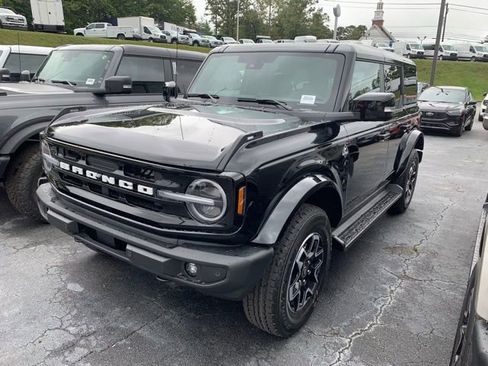 New 2025 Ford Bronco Outer Banks image 9