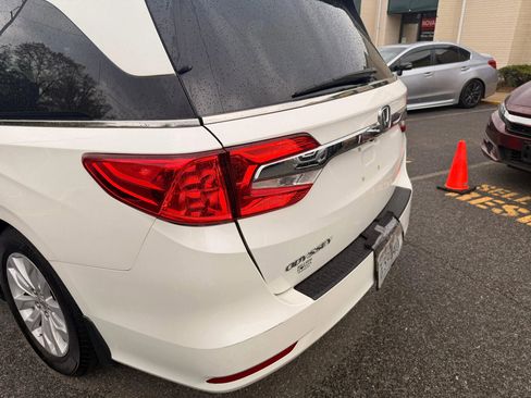 Used 2018 Honda Odyssey LX image 13