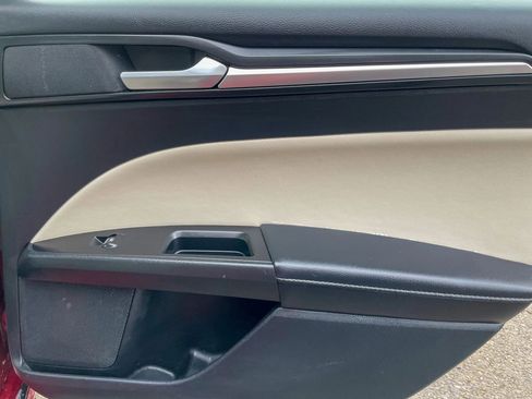 Used 2018 Ford Fusion Titanium image 31