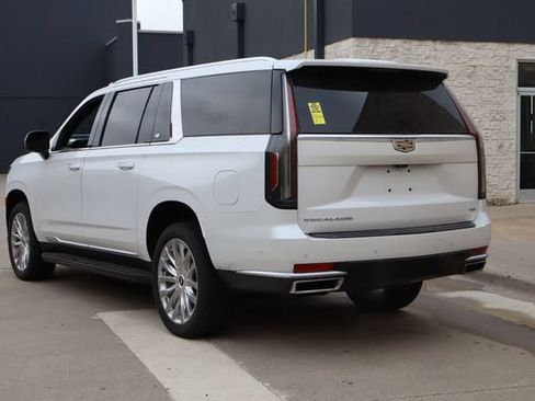 Used 2023 Cadillac Escalade ESV Premium Luxury w/ LPO, Floor Liner Package AWD/4WD image 3
